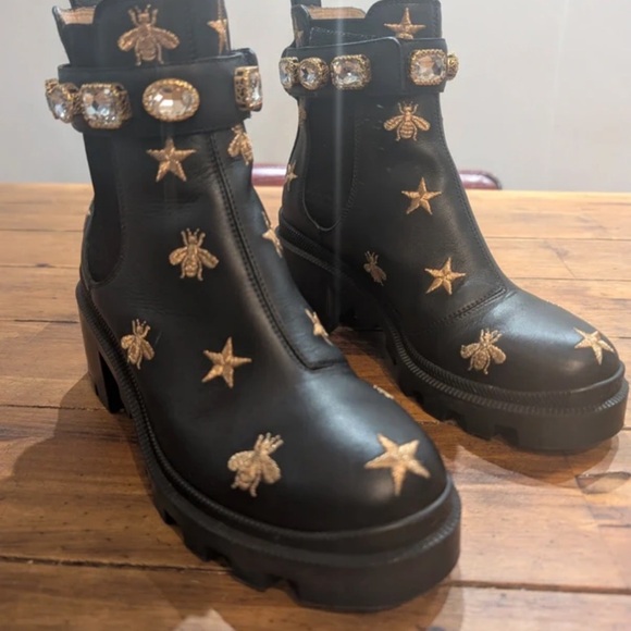 Gucci Black Leather Booties with Gold Star and Bee Accents - Picture 2 of 8